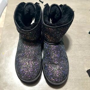Sparkly UGGS size 9. Barely worn.